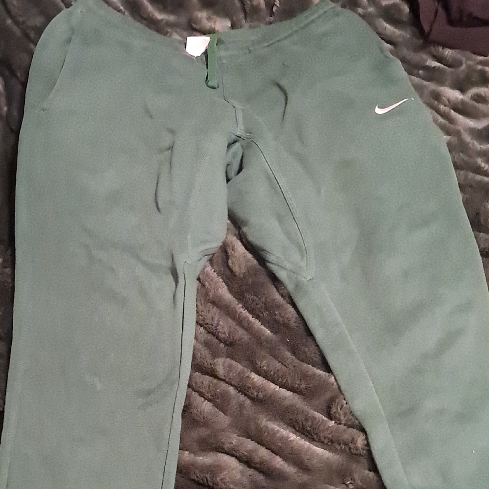 Nike Men  Forest Green Joggers